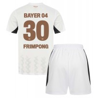 Bayer Leverkusen Jeremie Frimpong #30 Replika babykläder Bortaställ Barn 2024-25 Kortärmad (+ korta byxor)